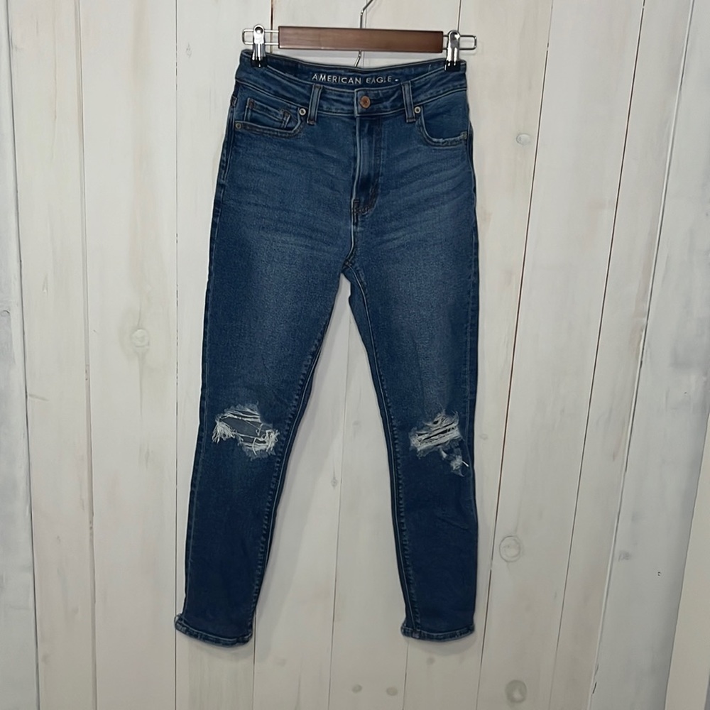 AE Stretch - Mom Jean - 0 regular - Ripped - Like New